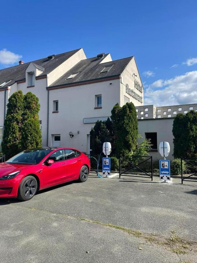 Logis Hotel Sully Le Chateau Saint-Pere-sur-Loire Екстериор снимка